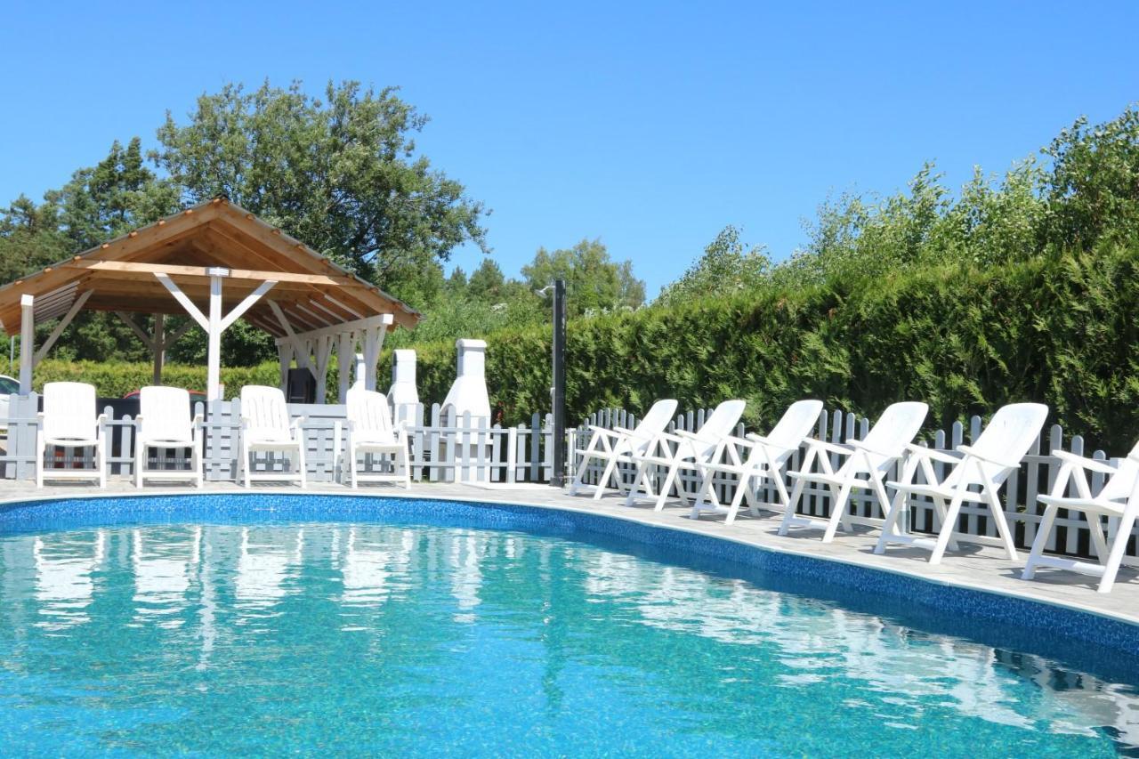 Osrodek Wypoczynkowy Slonce Bobolin Hotel Домбки Екстериор снимка